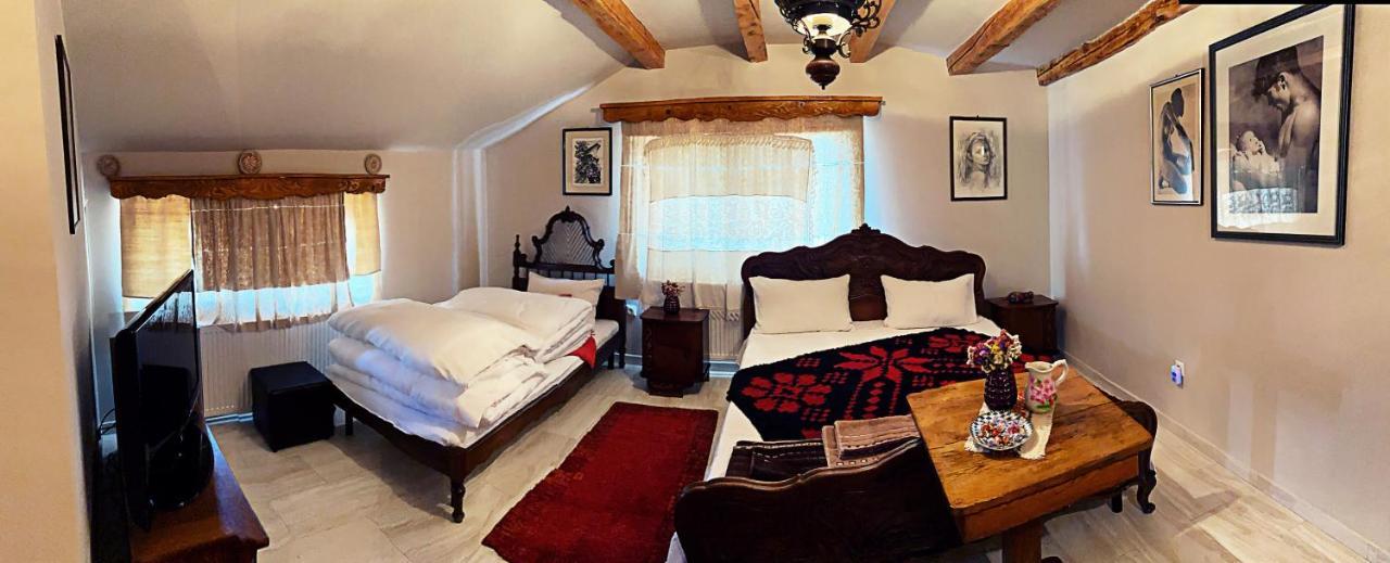Ferienwohnung La Curtea Veche Lapus Exterior foto
